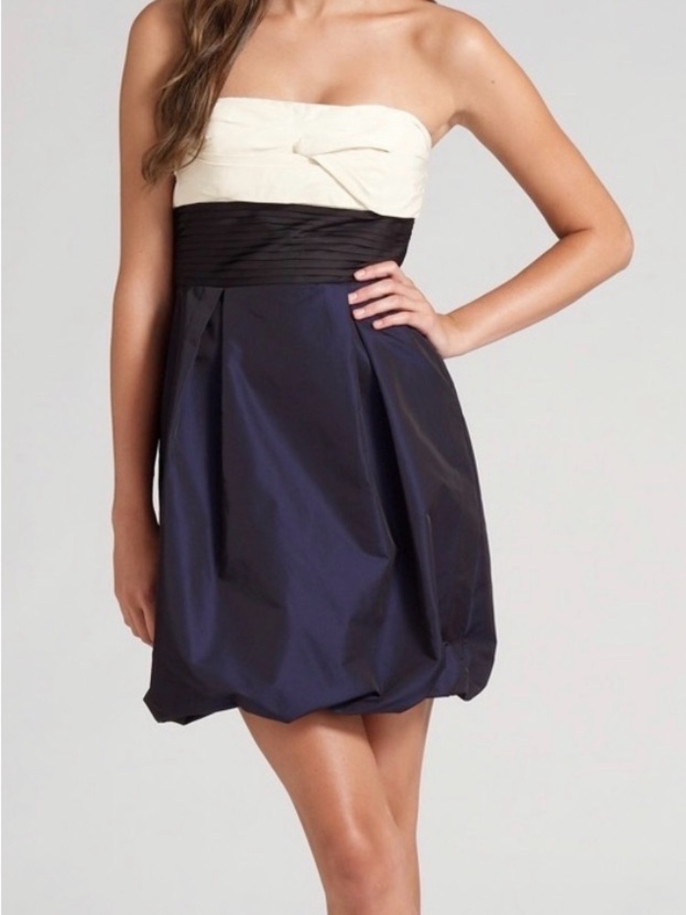 BCBGMaxAzria Strapless Ivory Bodice with Navy Bubble Skirt Size 4
